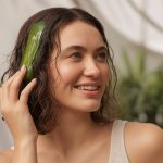 Bienfait argile verte cheveux : réguler l’excès de sébum et purifier le cuir chevelu