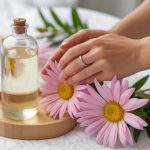 Hydrolats et eaux florales : les alternatives douces aux huiles essentielles pour les peaux sensibles