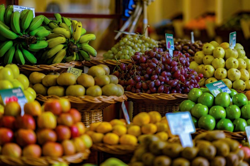 Pourquoi choisir un panier 10 fruits locaux à lyon pour soutenir les producteurs